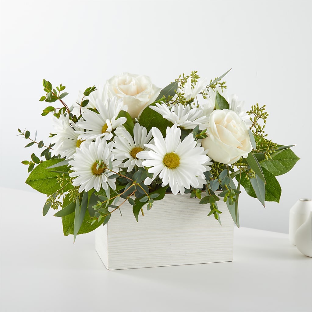 Fresh Linen Box Bouquet – MELINDA MCCOY'S FLOWERS, Long Beach CA