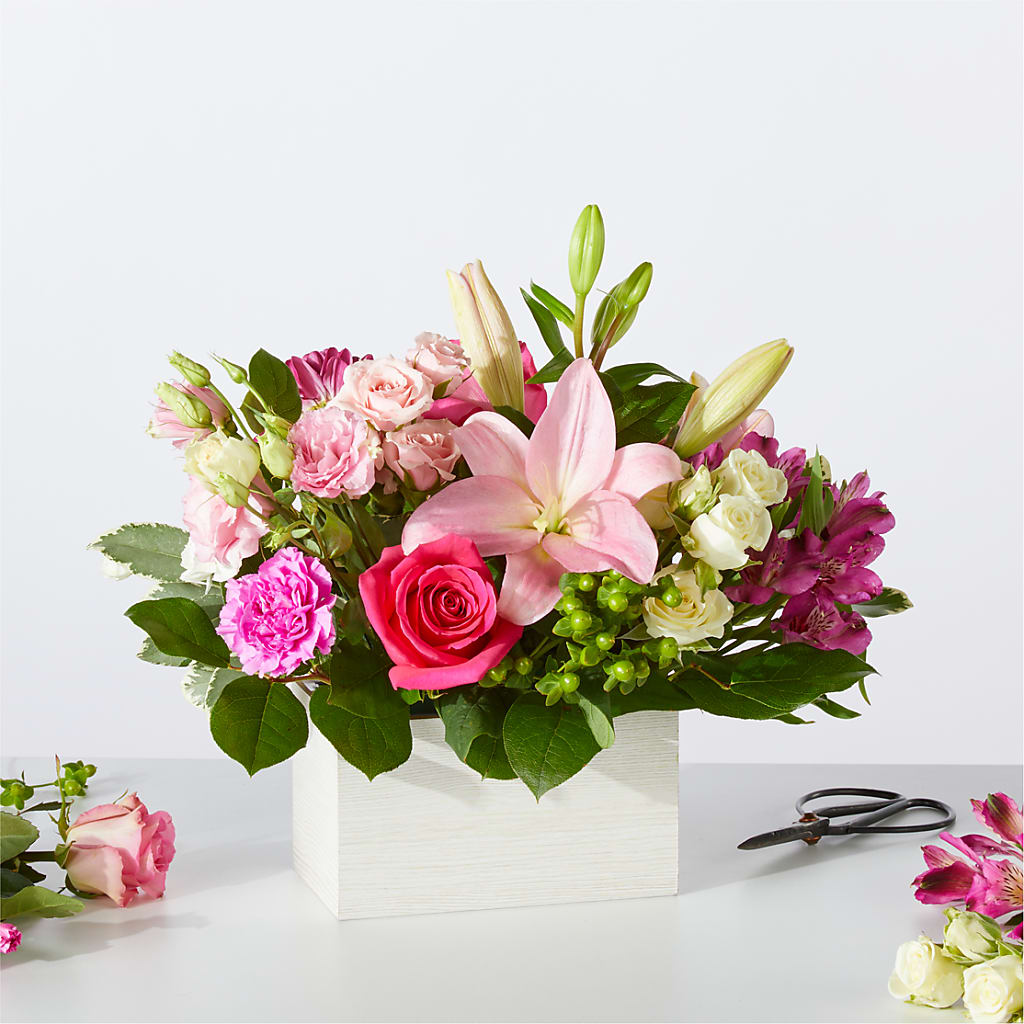 Sweetberry Box – A Florist Original – MELINDA MCCOY'S FLOWERS, Long Beach CA