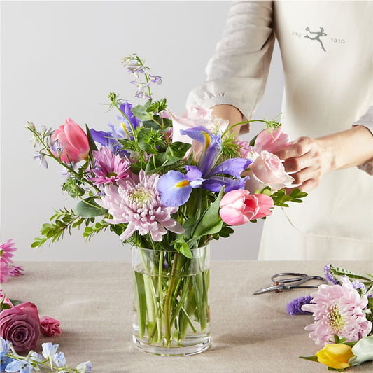 Pastel Tradition - A Florist Original – MELINDA MCCOY'S FLOWERS, Long Beach CA