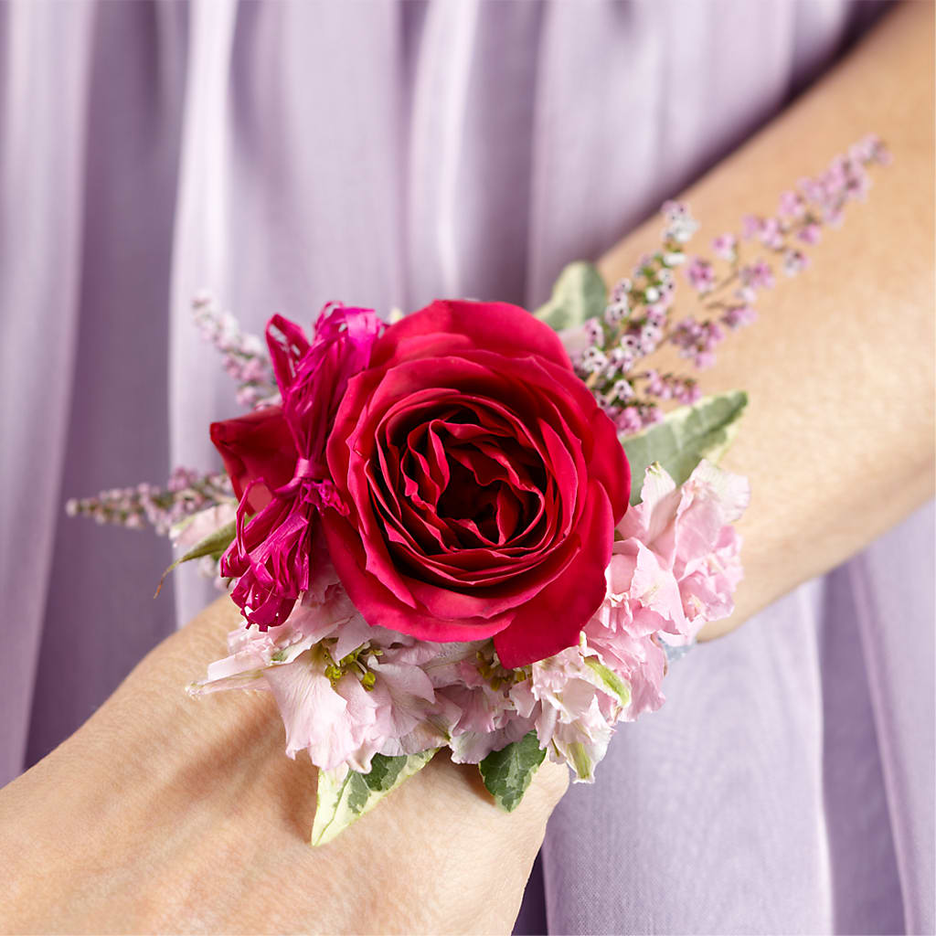 Rose Charm Corsage – MELINDA MCCOY'S FLOWERS, Long Beach CA