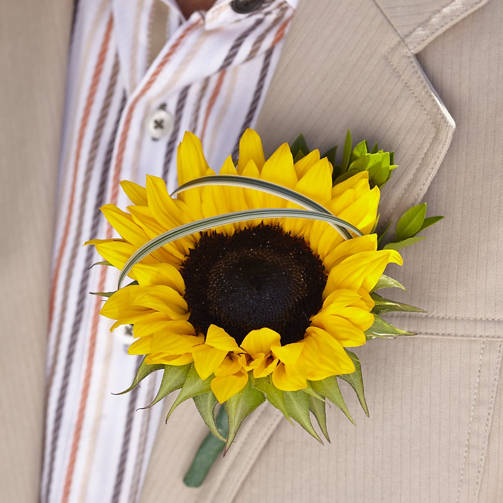 Free Spirit Boutonniere – MELINDA MCCOY'S FLOWERS, Long Beach CA