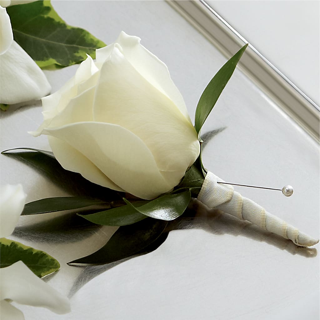 White Rose Boutonniere – MELINDA MCCOY'S FLOWERS, Long Beach CA