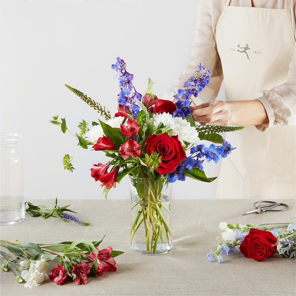 Star Spangled - A Florist Original – MELINDA MCCOY'S FLOWERS, Long Beach CA